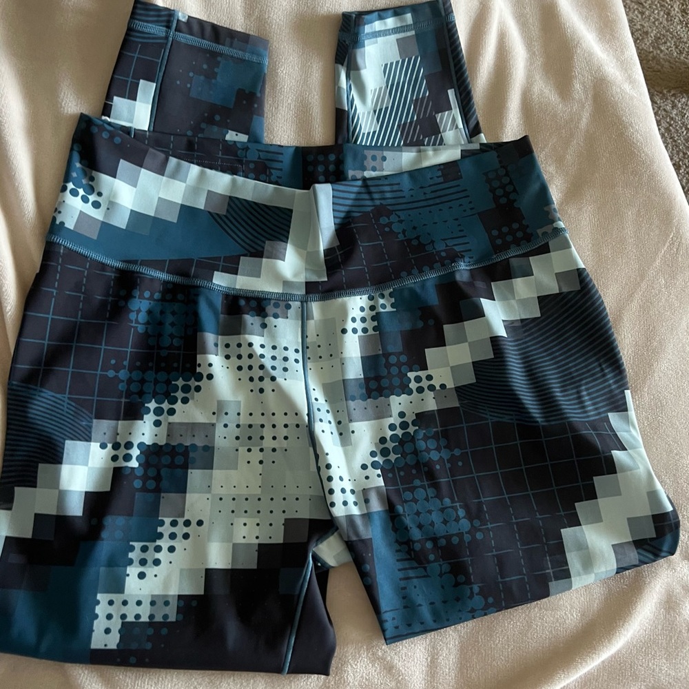 —SOLD— ADIDAS x Peleton leggings